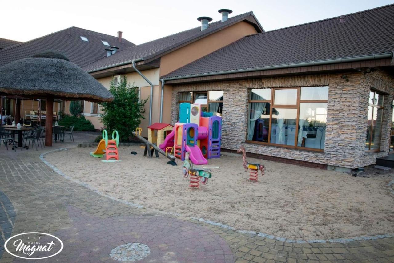 Hotel Magnat Słupca Exterior foto