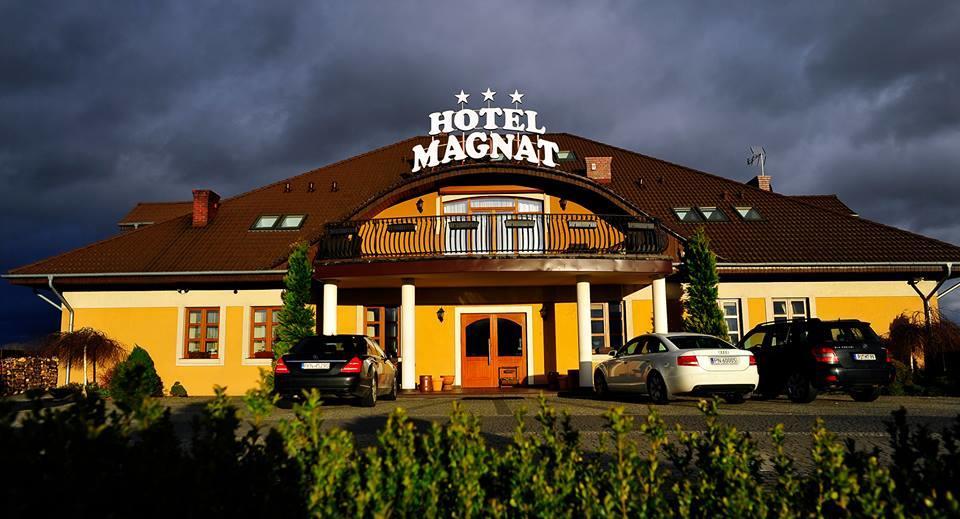 Hotel Magnat Słupca Exterior foto